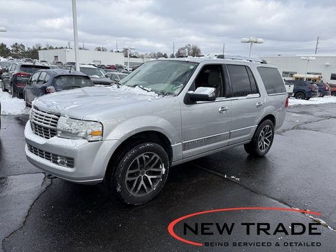 Used 2012 Lincoln Navigator Base image 1
