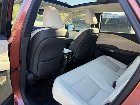 Certified 2024 Lexus RX 350 FWD w/ Convenience Package image 28