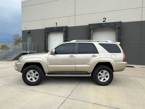 Used 2003 Toyota 4Runner Limited AWD/4WD image 2