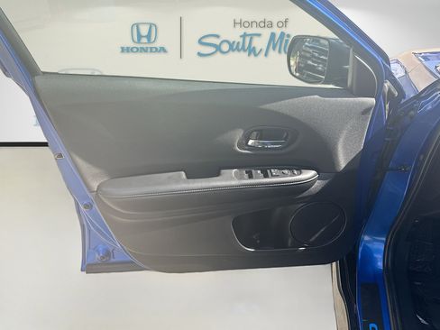 Used 2021 Honda HR-V Sport image 19