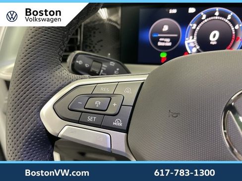 New 2025 Volkswagen Tiguan SE R-Line image 16