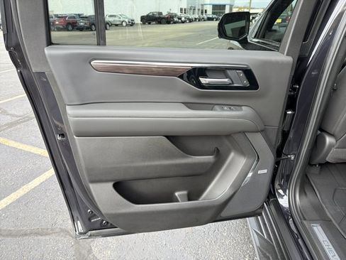 New 2026 Chevrolet Suburban LT image 22
