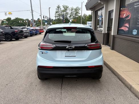 Used 2023 Chevrolet Bolt LT FWD image 4
