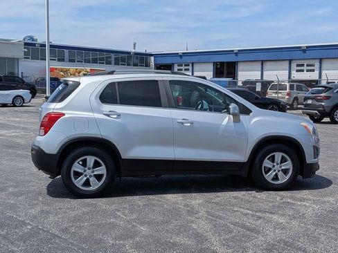 Used 2016 Chevrolet Trax LT FWD image 9