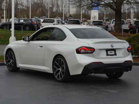 Used 2023 BMW 230i Coupe w/ Premium Package image 9