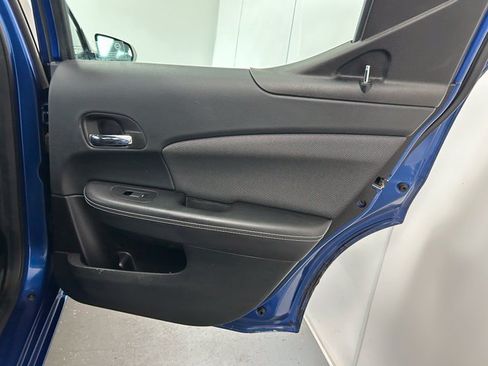 Used 2014 Dodge Avenger SE FWD image 19