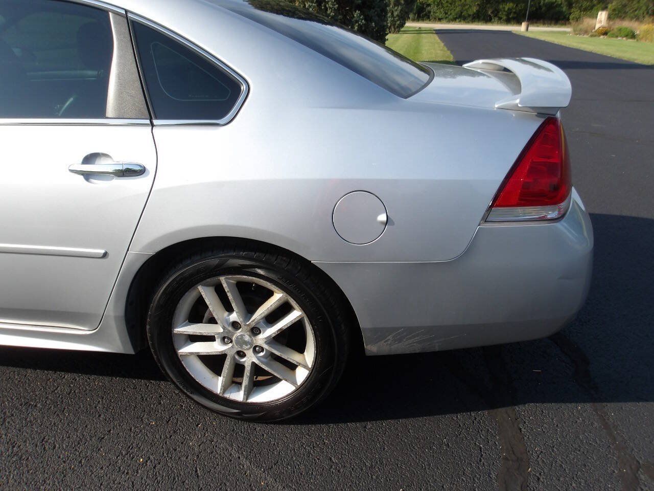 Used 2013 Chevrolet Impala LTZ FWD image 34