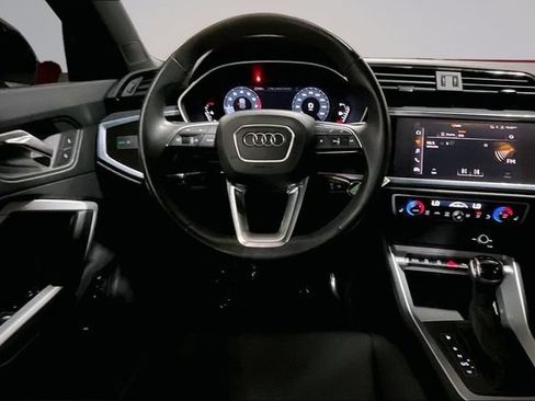 Used 2022 Audi Q3 2.0T Premium w/ Convenience Package AWD/4WD image 5
