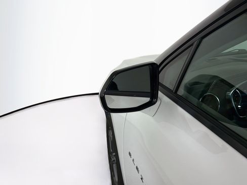 Used 2025 Chevrolet Blazer LT FWD image 16