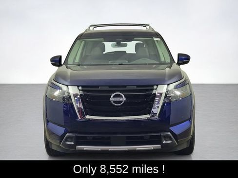 Used 2025 Nissan Pathfinder SL AWD/4WD image 8