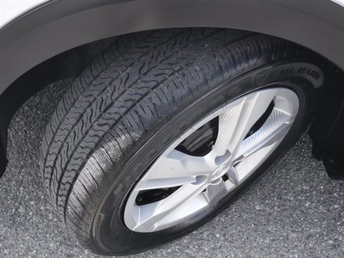 Used 2022 Nissan Kicks S FWD image 18