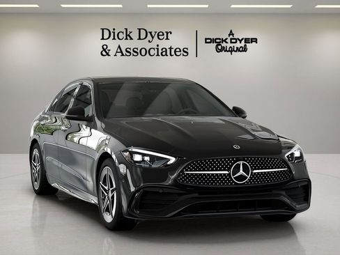 Used 2025 Mercedes-Benz C 300 Sedan image 35