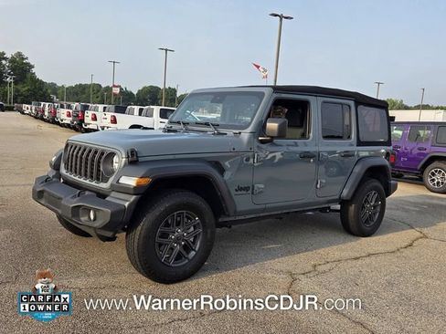 Used 2024 Jeep Wrangler Unlimited Sport AWD/4WD image 3