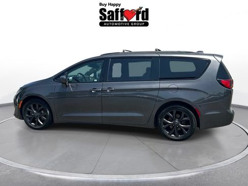 Used 2018 Chrysler Pacifica Touring Plus w/ S Appearance Package FWD image 4