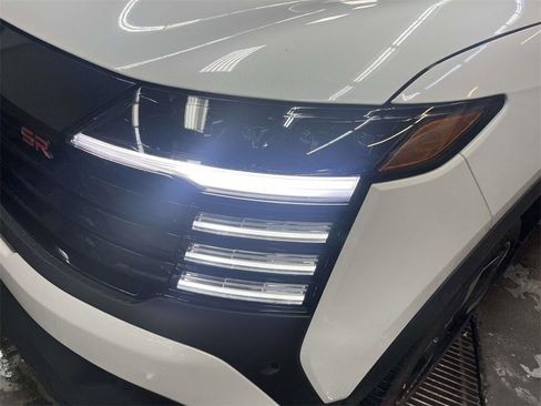 Certified 2025 Nissan Kicks SR w/ SR Premium Package image 9