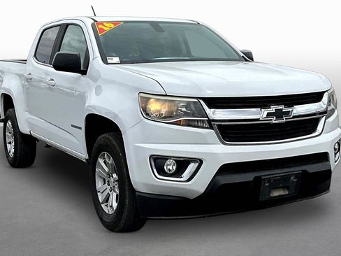 Used 2016 Chevrolet Colorado LT w/ LT Convenience Package RWD image 5
