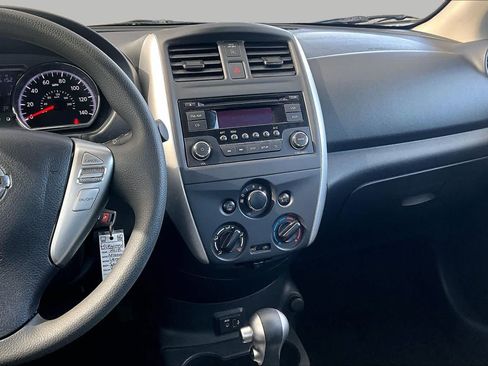 Used 2018 Nissan Versa SV FWD image 7