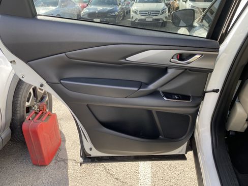 Used 2022 MAZDA CX-9 Touring image 21