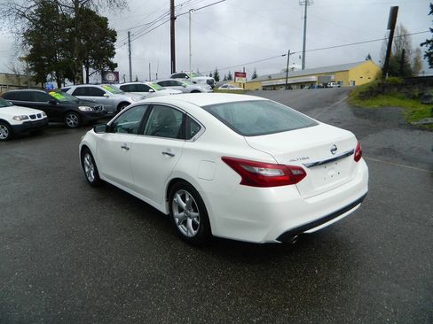 Used 2018 Nissan Altima 2.5 S w/ S Convenience Package image 6