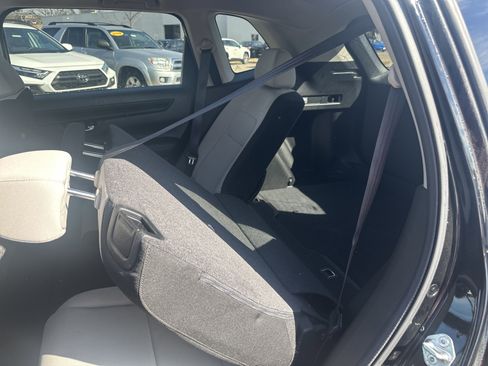 Certified 2023 Honda CR-V EX image 16