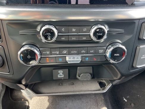 Used 2022 Ford F150 Lariat image 12