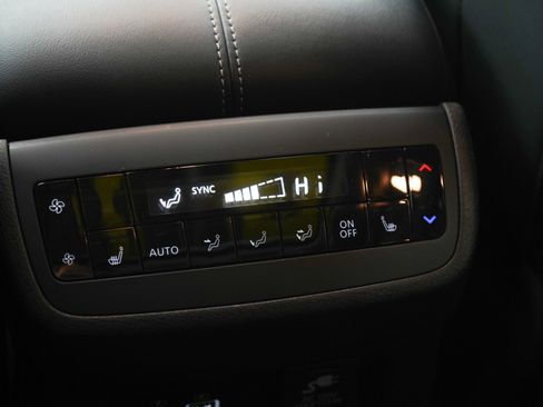 Used 2024 Nissan Pathfinder Platinum AWD/4WD image 20