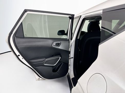 Used 2025 Kia Soul LX w/ LX Technology Package image 25