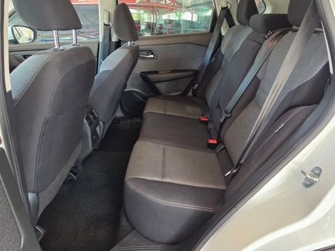 Used 2023 Nissan Rogue SV FWD image 5