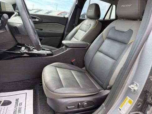 Used 2024 Chevrolet Trax ACTIV w/ Sunroof Package image 20