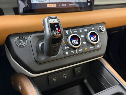 Used 2023 Land Rover Defender 110 S image 25