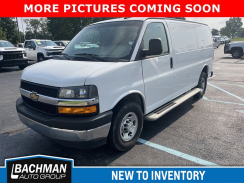Used 2024 Chevrolet Express 2500 w/ Driver Convenience Package RWD image 6