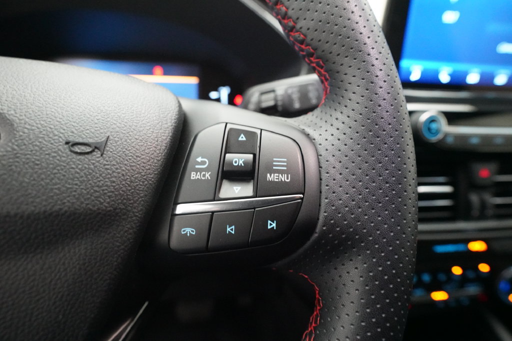 Used 2025 Ford Escape ST-Line Select AWD/4WD image 19