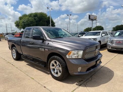 Used 2017 RAM 1500 Express image 2