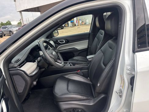 Used 2025 Jeep Compass Limited AWD/4WD image 28