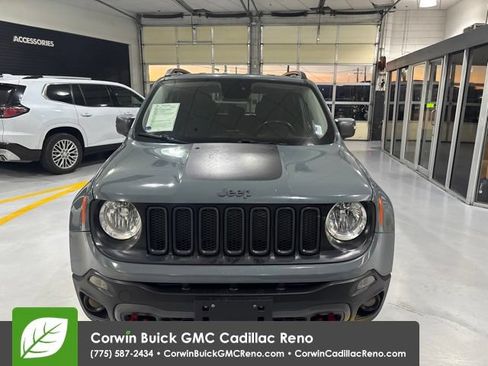 Used 2017 Jeep Renegade Trailhawk AWD/4WD image 3