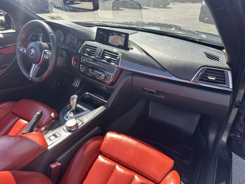 Used 2019 BMW M4 Convertible RWD image 19