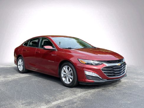 Used 2019 Chevrolet Malibu LT FWD image 2