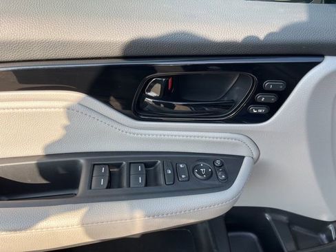 Used 2023 Honda Odyssey Elite image 11