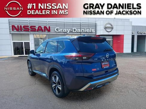 Used 2021 Nissan Rogue Platinum FWD image 5