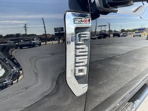 Used 2017 Ford F250 XL w/ STX Appearance Package AWD/4WD image 33
