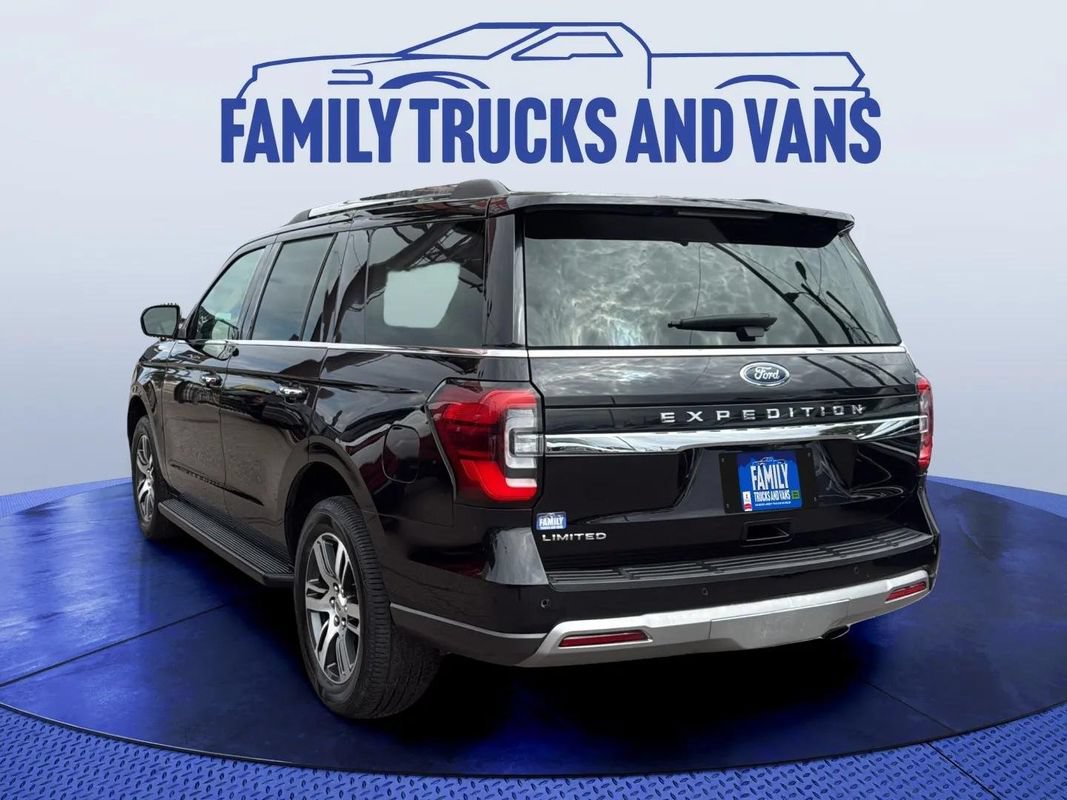 Used 2024 Ford Expedition Limited AWD/4WD image 3