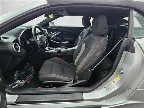 Used 2018 Chevrolet Camaro LT w/ RS Package image 17