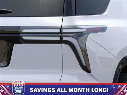 New 2026 Chevrolet Traverse RS w/ LPO, Floor Liner Package AWD/4WD image 11