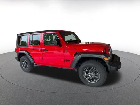 Used 2025 Jeep Wrangler Unlimited Sport AWD/4WD image 2