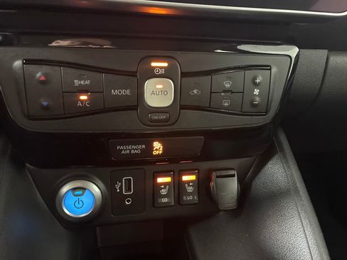 Used 2019 Nissan Leaf SL Plus image 32