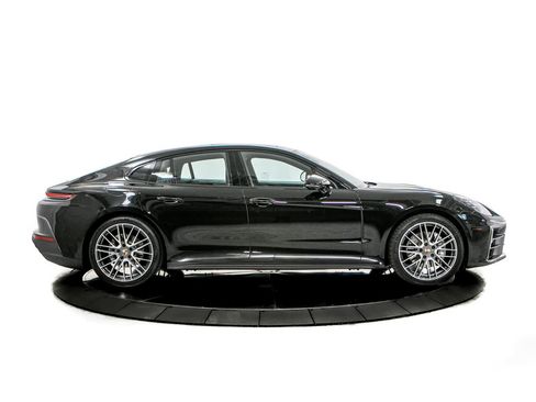 Certified 2024 Porsche Panamera RWD image 8