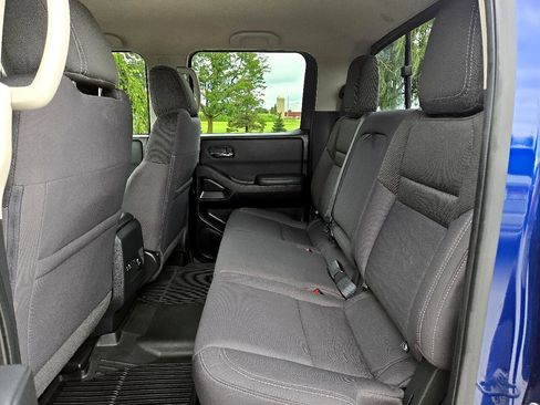 Used 2022 Nissan Frontier SV image 9