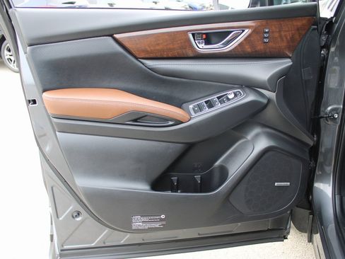 Used 2025 Subaru Ascent Touring image 8