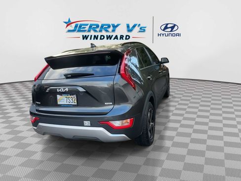 Used 2023 Kia Niro EX w/ EX Cold Weather Package image 7