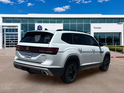 New 2026 Volkswagen Atlas Peak Edition AWD/4WD image 5
